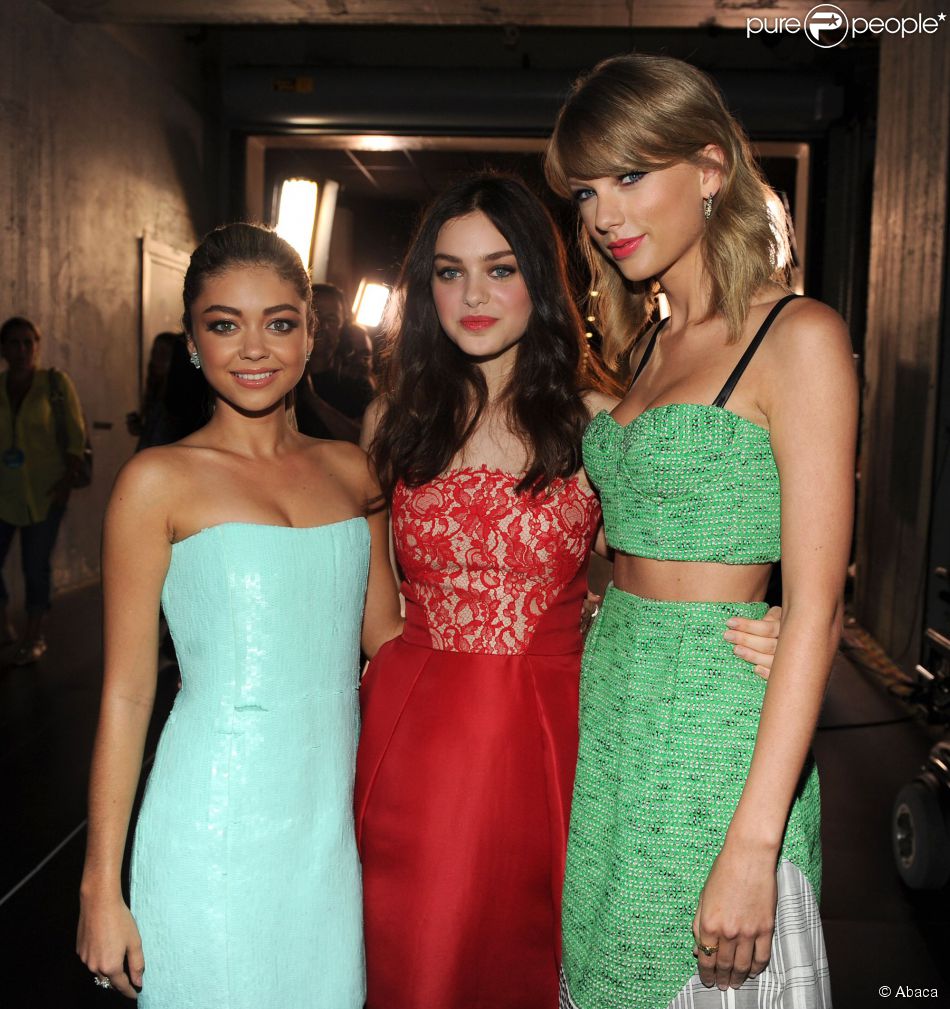 Sarah Hyland, Odeya Rush et Taylor Swift dans les coulisses du Shrine Auditorium lors des Teen Choice Awards 2014. Los Angeles, le 10 août 2014.