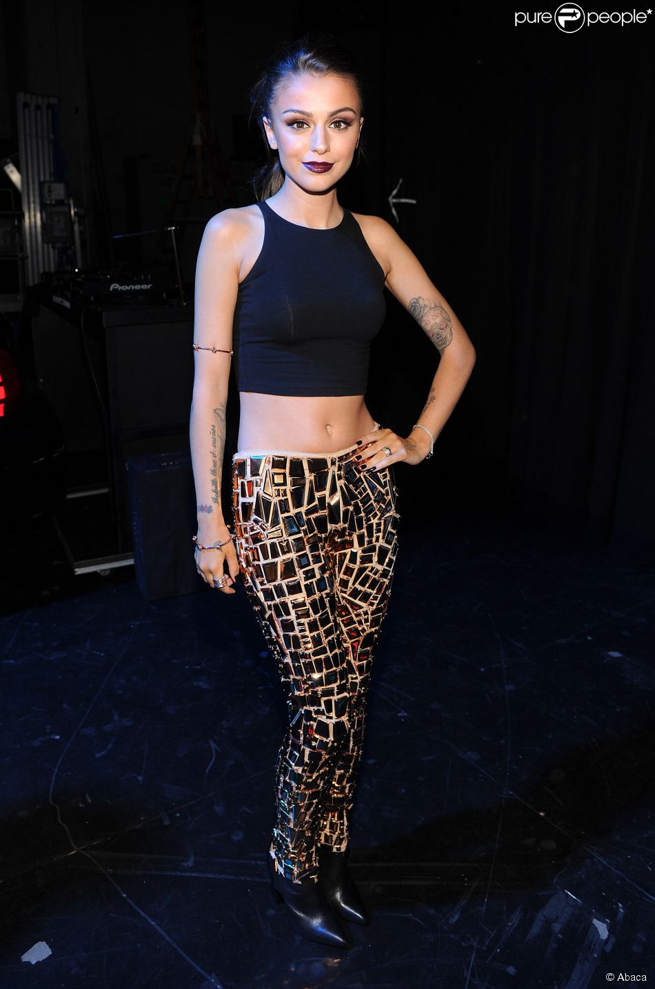La chanteuse Cher Lloyd dans les coulisses du Shrine Auditorium lors des Teen Choice Awards 2014. Los Angeles, le 10 août 2014.