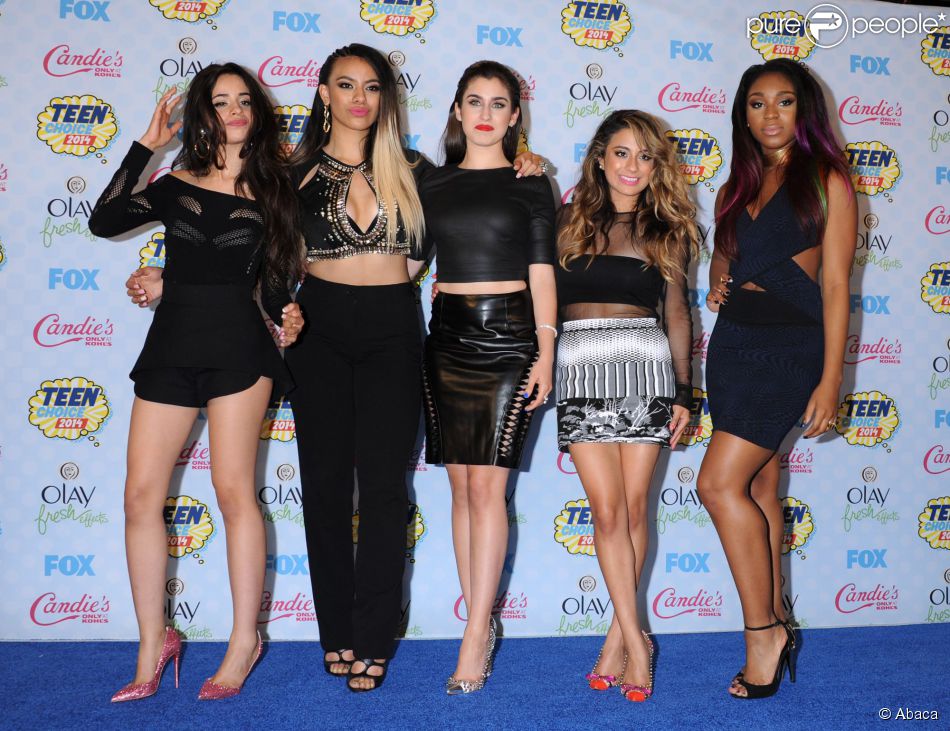 Camila Cabello, Dinah Jane Hansen, Lauren Jauregui, Ally Brooke, et Normani Hamilton du girlsband Fifth Harmony lors des Teen Choice Awards 2014. Los Angeles, le 10 août 2014.