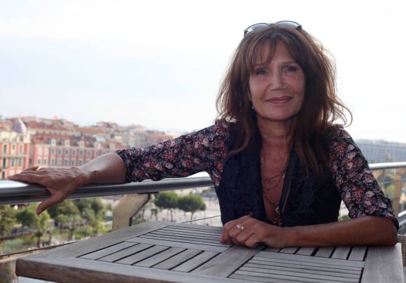 Exclusif - L'actrice Clémentine Célarié pose à l'hôtel Aston à Nice, le 1er août 2014