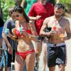 Alessandra Ambrosio et son fiancé Jamie Mazur à Maui, Hawaï, le 13 août 2014.