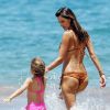 Alessandra Ambrosio et sa fille Anja se baignent à Maui. Hawaï, le 14 août 2014.
