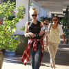 La popstar Gwen Stefani, son époux Gavin Rossdale et leurs fils Kingston et Apollo Rossdale profitent d'une journée ensemble à Los Angeles, le 15 août 2014.
