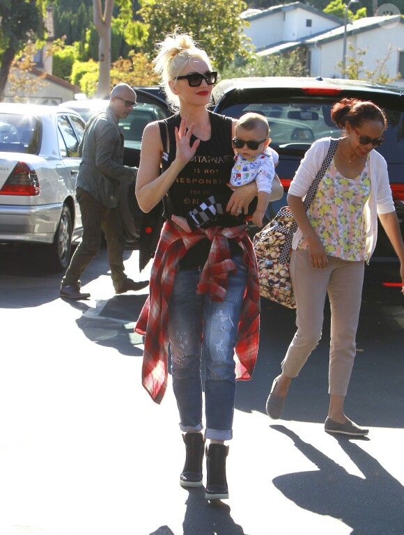 La popstar Gwen Stefani, son mari Gavin Rossdale et leurs fils Kingston et Apollo Rossdale profitent d'une journée ensemble à Los Angeles, le 15 août 2014.
