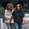 Exclusif - Jaclyn Smith, ex-Drôle de Dame, et sa fille Spencer Margaret Richmond font du shopping à Montecito, le 27 juillet 2014.