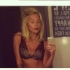 Caroline Receveur en soutien-gorge, le 19 août 2014 à Paris.