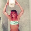 Lily Allen a tenu le défi Ice Bucket Challenge en bikin et dans sa douche, le 19 août 2014.