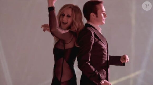 La chanteuse Lara Fabian et Mustafa Ceceli, dans le clip de Make Me Yours Tonight.