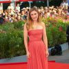 Julie Gayet sur le tapis rouge de la Mostra de Venise, à l'occasion de la projection du film Birdman en ouverture du festival, le 27 août 2014