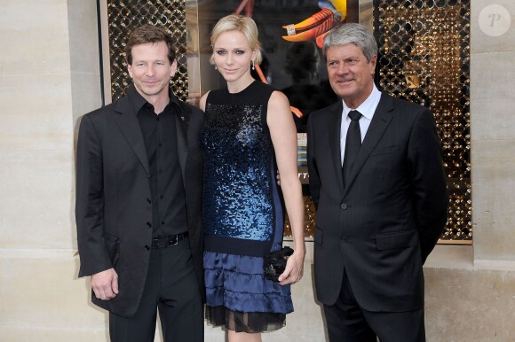 Lorenz Baume, la princesse Charlene de Monaco et Yves Carcelle à l'ouverture de la nouvelle boutique Louis Vuitton sur la place Vendôme. Paris, juillet 2012.