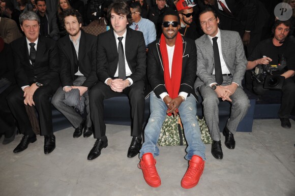 Yves Carcelle, Guillaume Canet, Antoine Arnault, Kanye West et Pietro à Paris en janvier 2009.