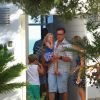 Tori Spelling organise une fête d'anniversaire pour les deux ans de son fils Finn à Malibu. Son mari Dean McDermott et sa mère Candy Spelling aident aux préparatifs. Le 30 août 2014.