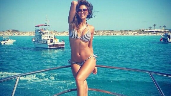 Nicole Scherzinger : Diva sexy en bikini, elle dévoile le clip d'On the Rocks