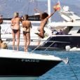 Nicole Scherzinger profite d'un après-midi ensoleillée sur un bateau à Formentera. Le 31 août 2014.