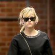  Reese Witherspoon adopte la frange, tendance capillaire de la rentrée 2014 