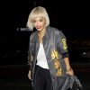 Rita Ora adopte la frange, tendance capillaire de la rentrée 2014