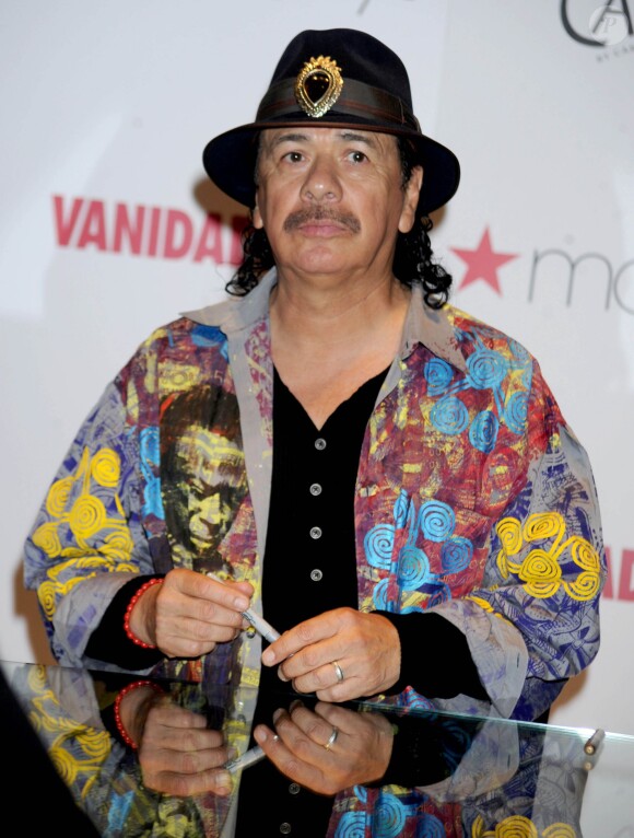 Carlos Santana chez Macy's à New York. Le 11 octobre 2012.