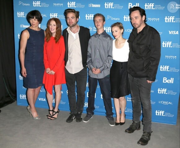 Olivia Williams, Julianne Moore, Robert Pattinson, Evan Bird, Sarah Gadon, John Cusack lors du photocall du film Maps to the Stars au festival du film de Toronto le 9 septembre 2014