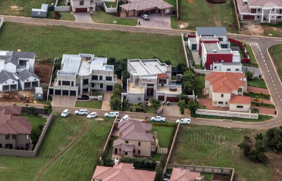 Une vue aérienne de la maison d'Oscar Pistorius située au coeur du lotissement de Silver Woods à Pretoria, photo prise le 14 février 2013, le jour du meurtre de Reeva Steenkamp