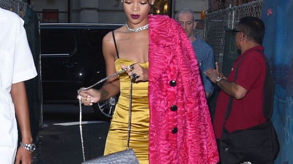 Rihanna : Icône mode sexy et colorée pour conclure la Fashion Week