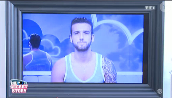 Aymeric s'excuse dans Secret Story 8, le vendredi 12 septembre 2014 sur TF1