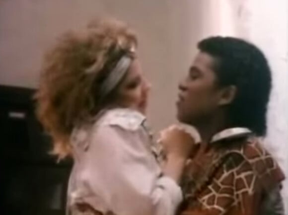 Pia Zadora et Jermaine Jackson dans When The Rain Begins To Fall, en 1984