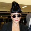 Lady Gaga adopte le chignon + frange, mais version grunge