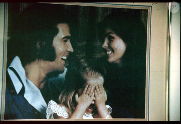 Photo Elvis Avec Priscilla Et Leur Fille Lisa Marie Photos De La Garçonnière Secrète Delvis 