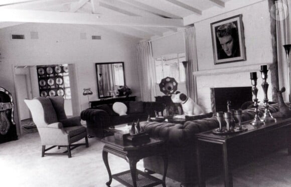 Le salon - Photos de la garçonnière secrète d'Elvis Presley à Palm Springs. Elles ont été prises par le journaliste Roger Asquith il y a 50 ans.