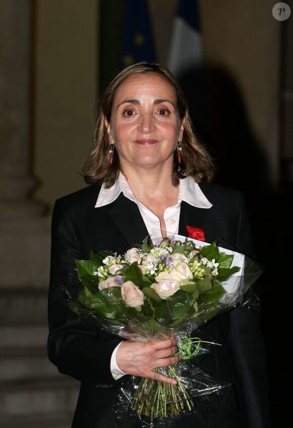 Dominique Blanc (Officier de la Légion d'honneur) - Cérémonie de remise de décorations, par Francois Hollande, au Palais de l'Elysée à Paris, le 16 septembre 2014