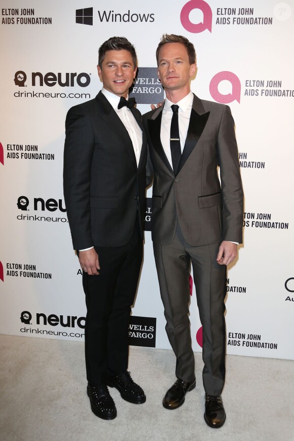 Neil Patrick Harris et David Burtka au gala de la fondation Elton John contre le sida, à Los Angeles le 2 mars 2014.