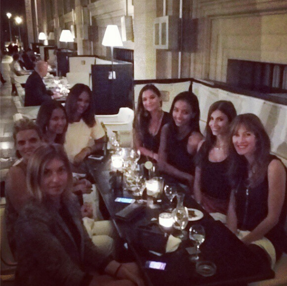 Alexandra Rosenfeld : diner entre copines Miss France, avec Flora Coquerel, Mareva Galanter et Sylvie Tellier, au Marly, le 17 septembre 2014