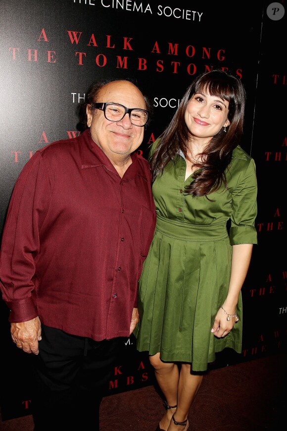 Danny DeVito et sa fille Lucy DeVito lors de la présentation du film Balade entre les tombes à New York le 17 septembre 2014