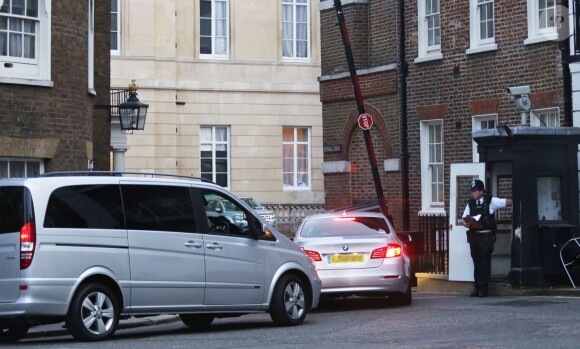 Des allées et venues ont eu lieu aux abords de Clarence House, à Londres, dans la soirée du 17 septembre 2014 pour la soirée des 30 ans du prince Harry.