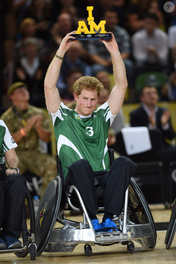 Le prince Harry lors d'une démonstration de rugby en fauteuil roulant aux Invictus Games le 12 septembre 2014 à Londres