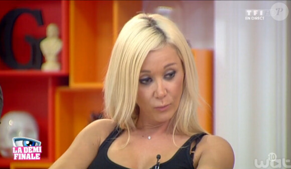 Julie, avant son élimination, dans l'émission hebdomadaire "Secret Story 8", le 19 septembre 2014 sur TF1.  
