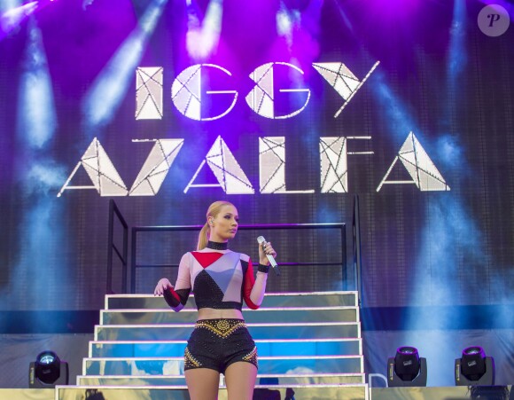 Iggy Azalea sur la scène de l'iHeartRadio Music Festival qui avait lieu au MGM Grand Garden Arena de Las Vegas le 20 septembre 2014.