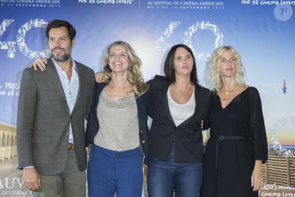 Laurent Lafitte, Olivia Côte, Jeanne Herry et Sandrine Kiberlain - Photocall du film "Elle l'adore" lors du 40e festival du cinéma américain de Deauville, le 13 septembre 2014. 