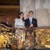 L'archiduc Christoph d'Autriche et l'archiduchesse Adélaïde (née Drapé-Frisch) au balcon de l'Hôtel de Ville de Nancy après leur mariage civil le 28 décembre 2012. Le couple attend son premier enfant pour fin 2014.