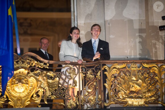 L'archiduc Christoph d'Autriche et l'archiduchesse Adélaïde (née Drapé-Frisch) au balcon de l'Hôtel de Ville de Nancy après leur mariage civil le 28 décembre 2012. Le couple attend son premier enfant pour fin 2014.