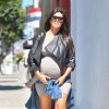 Kourtney Kardashian, enceinte et de sortie à Los Angeles, le 24 septembre 2014.