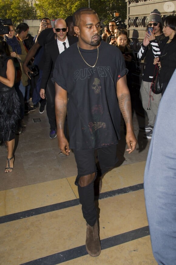 Kanye West arrive au Palais de Chaillot pour assister au défilé Rick Owens. Paris, le 25 septembre 2014.