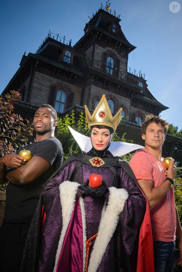 François Trinh-Duc et Fulgence Oueadraogo assistent à la soirée de lancement des animateurs de Halloween organisée à Disneyland Paris, le samedi 27 septembre 2014.