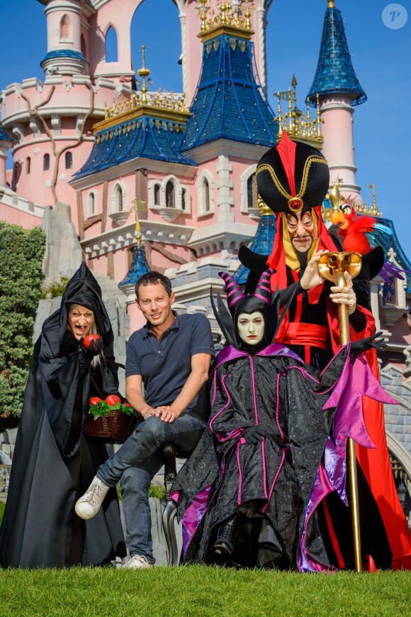 Marc-Olivier Fogiel assiste à la soirée de lancement des animateurs de Halloween organisée à Disneyland Paris, le samedi 27 septembre 2014.
