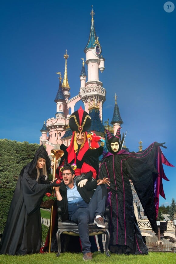 Cyprien assiste à la soirée de lancement des animateurs de Halloween organisée à Disneyland Paris, le samedi 27 septembre 2014.