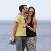 Un couple so in love ! Alessandra Ambrosio sprend la pose avec son compagnon Jamie Mazur à Sydney, le 30 septembre 2014
