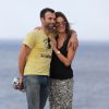 Alessandra Ambrosio sprend la pose avec son compagnon Jamie Mazur à Sydney, le 30 septembre 2014