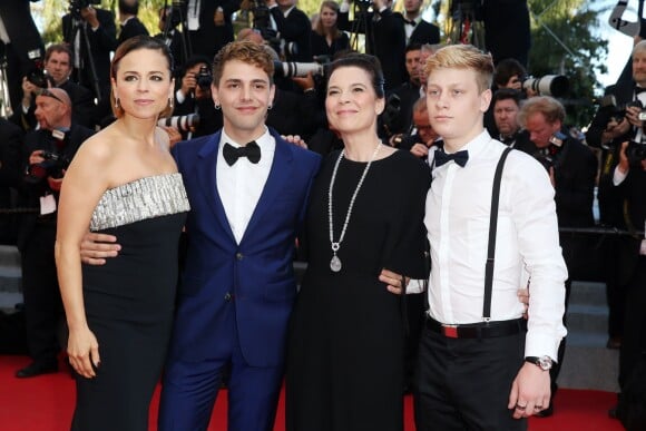 Suzanne Clément, Xavier Dolan, Anne Dorval et Antoine Olivier Pilon pour la cérémonie de clôture du 67e Festival du film de Cannes le 24 mai 2014.