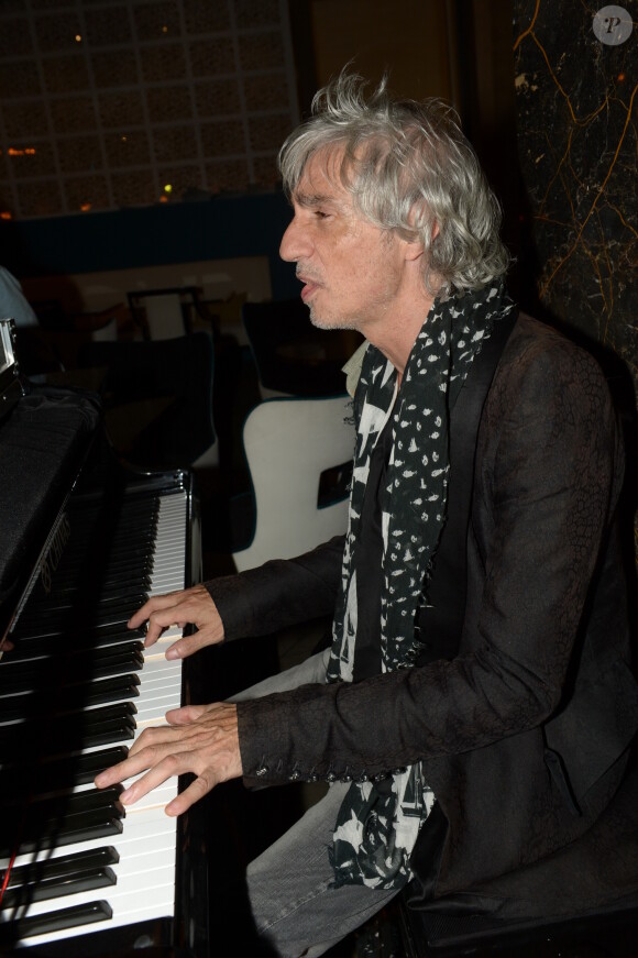 Louis Bertignac - Inauguration de la discothèque L'Arc à Paris le 2 octobre 2014.