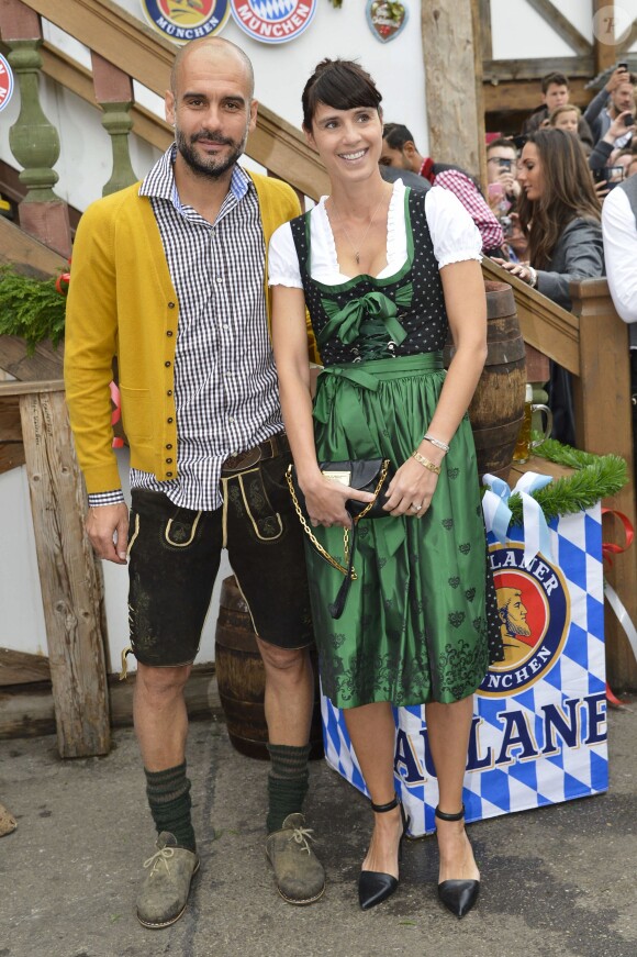 Pep Guardiola et sa femme Cristina Serra à Munich pour fêter l'Oktoberfest en famille le 5 octobre 2014
